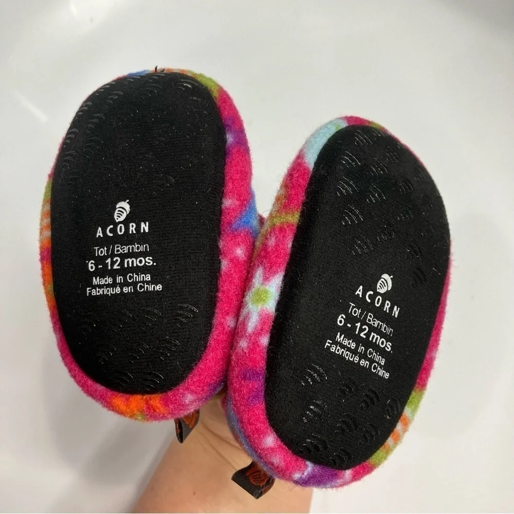 Acorn baby booties cat print size‎ 6-12 mo